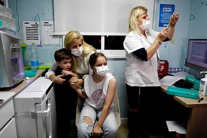 Израильде балаларды жаппай вакциналау басталды  