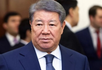Ахметжан Есімов Назарбаевтың штаттан тыс көмекшісі болды