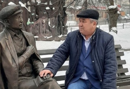  «Сүйінші!»: Шәмші Қалдаяқовқа 30 жылдан кейін «Еңбек ері» атағы берілді