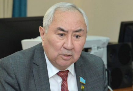 Депутат Жигули Дайрабаев ұлдарына қатысты даудан кейін мандатын тапсыра ма? Депутат жауап берді