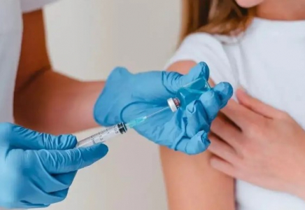 11 жастағы қыз балаларға жатыр мойны обырына қарсы вакцина тегін салынады