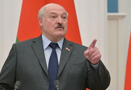 Лукашенко қажет болған жағдайда Украинаға әскер жіберетінін мәлімдеді