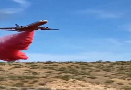 Жұртты дүрліктірген видео: Ұшақтың қызыл сұйықтықты қайда шашқаны белгілі болды 