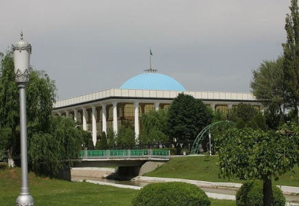 Өзбекстанда референдумда мерзімінен бұрын дауыс беру басталды