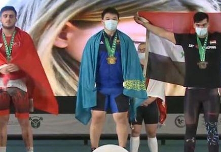 Ауыр атлетика: Рахат Бекболат әлем чемпионы атанды