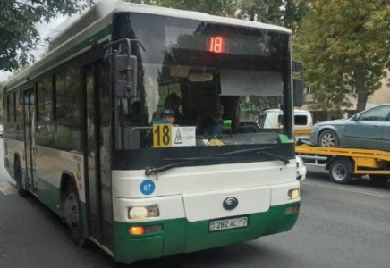 Шымкентте қоғамдық бағыттағы автобустар кондукторсыз қызмет көрсетіп жатыр