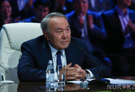 Назарбаев: Давайте беречь девочек