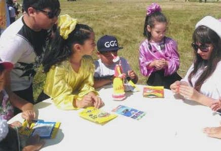 ​Павлодарлық балалар ермексаздан ұлттық нақыштағы қуыршақ жасауды үйренуде