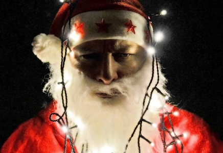 Мереке күні Санта-Клаус келген: қарттар үйінде 23 адам көз жұмды 