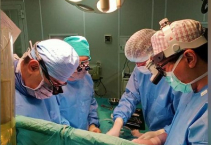 Түркістандық дәрігерлер жаңа туған шақалаққа күрделі ота жасады