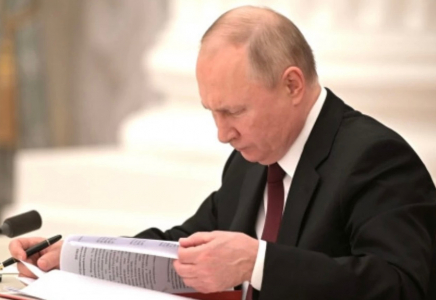 Украинадағы соғысқа қатысқандарға ардагер мәртебесі беріледі: Путин жаңа заңға қол қойды