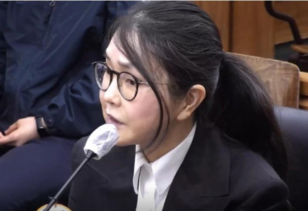 Оңтүстік Кореяда экс-президенттің әйелі 4 жылға сотталды  