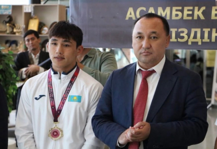 ТҮРКІСТАН: Азия чемпионы атанған Бекасыл Асамбек туған жерге оралды
