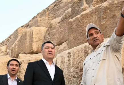 Қырғызстан Президенті Мысыр пирамидаларын аралап көрді