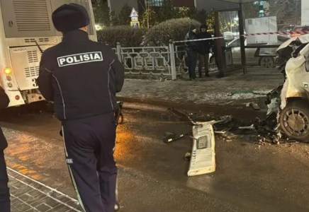 ​Астанада екі автобус соқтығысып, бір адам көз жұмды