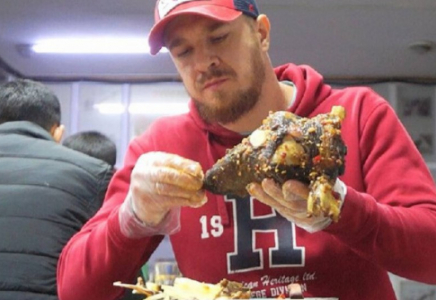 Шетелдік қошқардың басын жеп, тағамды үздік тағамның қатарына енгізді