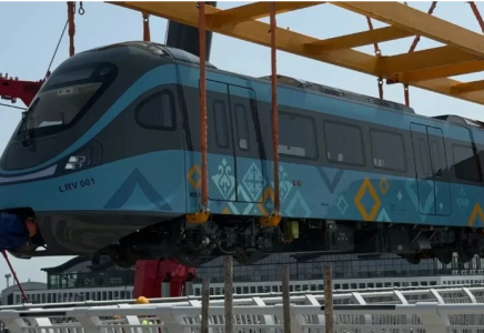 ​Астанада белгісіз біреулер LRT вагондарына сурет салып кеткен – қылмыстық іс қозғалды