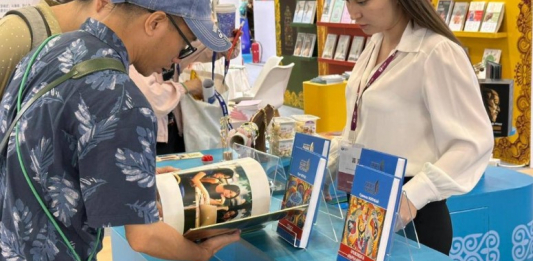 Гуанчжоудағы кітап көрмесінде Қазақстанның заманауи әдебиеті таныстырылды