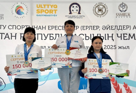 Түркістандық спортшы асық атудан ел чемпионы атанды
