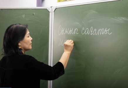 Мұғалімдер ұзақ күткен шешім қабылданды: Министр ұстаздардан сүйінші сұрады 