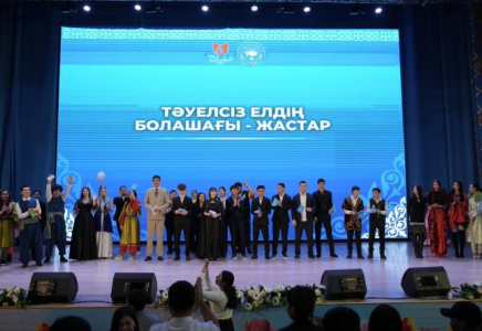 ​ШЫМКЕНТТЕ «ТӘУЕЛСІЗ ЕЛДІҢ БОЛАШАҒЫ – ЖАСТАР» АТТЫ МЕРЕКЕЛІК КОНЦЕРТ ӨТТІ