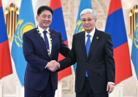 Қасым-Жомарт Тоқаев Моңғолия Президенті Ухнаагийн Хурэлсухты «Алтын Қыран» орденімен марапаттады