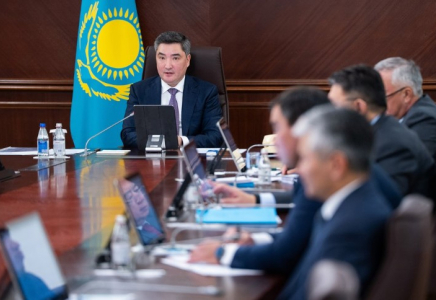 Президент Қазақстан үш жыл ішінде жаппай цифрлық елге айналуы керек деген мақсат қойды: Үкіметте жобаларды жүзеге асыру барысы қаралды