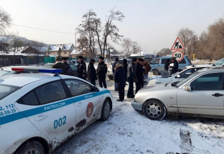 Алматы облысында салық төлемегендердің көліктері айып тұрағына қойылды 