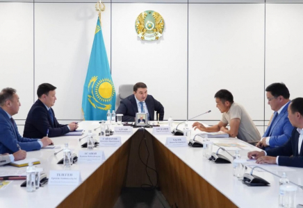 ТҮРКІСТАН: Нұралхан Көшеров тұрғынды жеке қабылдап, мәселесін шешу жолын түсіндірді