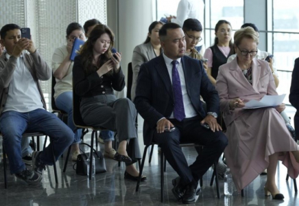 Кәмелетке толмаған азаматтарға ЛГБТ насихатының ықпалы туралы айтылды