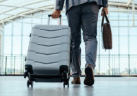 Қазақстанда бұрынғы министрлер мен әкімдердің шетелге шығуына тыйым салу ұсынылды