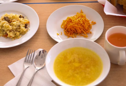 Қазақстанда оқушыларды тегін тамақтандыру бойынша пилоттық жоба іске қосылды