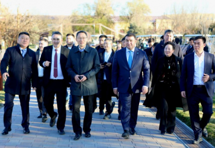 Нұралхан Көшеров шетелдік инвесторларға Түркістанның мәдени мұрасын таныстырды