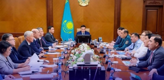 ​Әкімнің төрағалығымен өткен аппарат отырысында Шымкенттің өзекті мәселелері қаралды