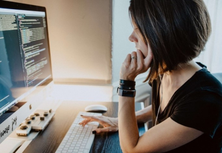 Әйелдерге арналған жаңа мамандықтар: Қазақстанда IT-Aiel жобасының жаңартылған маусымы басталды