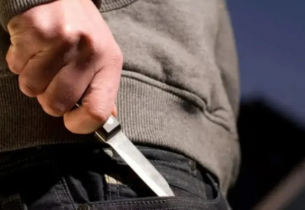 Нұрай сияқты қыз қаза тапты: Семейде бұрынғы танысы бойжеткенді туған інісінің көзінше пышақтап өлтірген