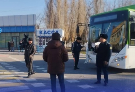 ЖОЛ ҚАУІПСІЗДІГІ: ШЫМКЕНТТЕ 600 ОҚУШЫҒА АРНАЛҒАН ТӘЖІРИБЕЛІК САБАҚ ӨТТІ