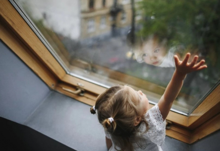 Қазақстанда терезені ашық қалдырған ата-аналарға айыппұл салынады