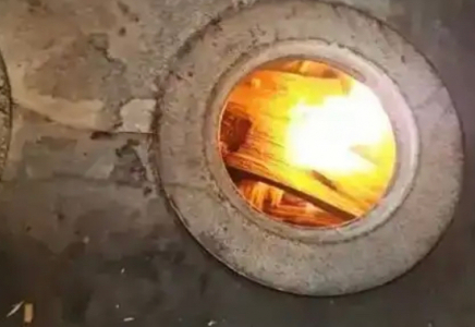 Семейде екі адам иіс тиіп, ауруханаға түсті