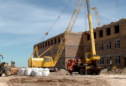 Шымкент әкімі мектеп салу мәселесіне жеке инвесторлар тартуды жүктеді