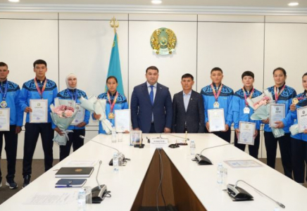 Түркістан облысының әкімі Азия чемпиондарына құрмет көрсетті