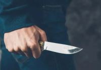 Өскеменде 16 жастағы қыз баланы пышақтап кетті: күдікті қолға түсті