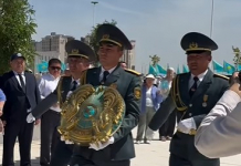 ​ШЫМКЕНТТЕ ЖАСТАР МЕМЛЕКЕТТІК РӘМІЗДЕРДІ ҰЛЫҚТАДЫ