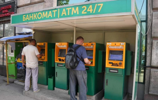 2026 жылы қазақстандықтардың шоттары қандай қарыз сомасынан бастап бұғатталады