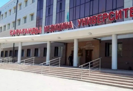 Қарағандыда үндістандық студент жатақхана терезесінен құлап мерт болған: Полиция істі жауып тастады