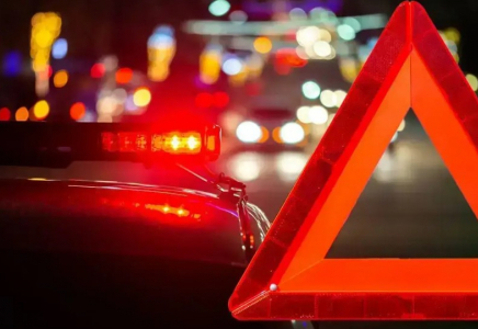 «Төрт бала жетім қалды»: Ақмола облысында жол апатынан жүкті әйел мен күйеуі қаза тапты