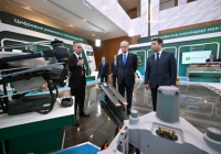 Мемлекет басшысы ауыл шаруашылығындағы цифрлық шешімдер көрмесін аралап көрді