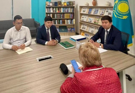 ТҮРКІСТАН: Аппарат басшысының міндетін атқарушы тұрғындарды қабылдады