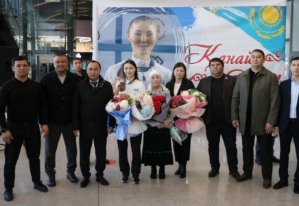 Түркістандықтар әлем чемпионатының жүлдегерін құрметпен қарсы алды