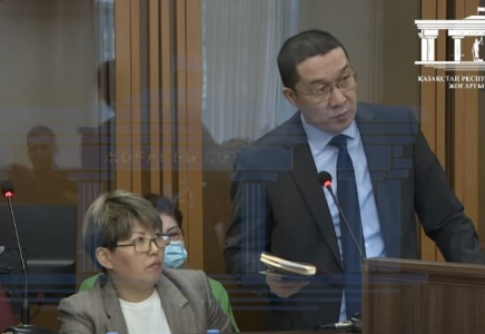 «Қуандықпен бірге намаз оқуға сөз беремін»: сотта Нүкенованың тағы бір жазбасы оқылды